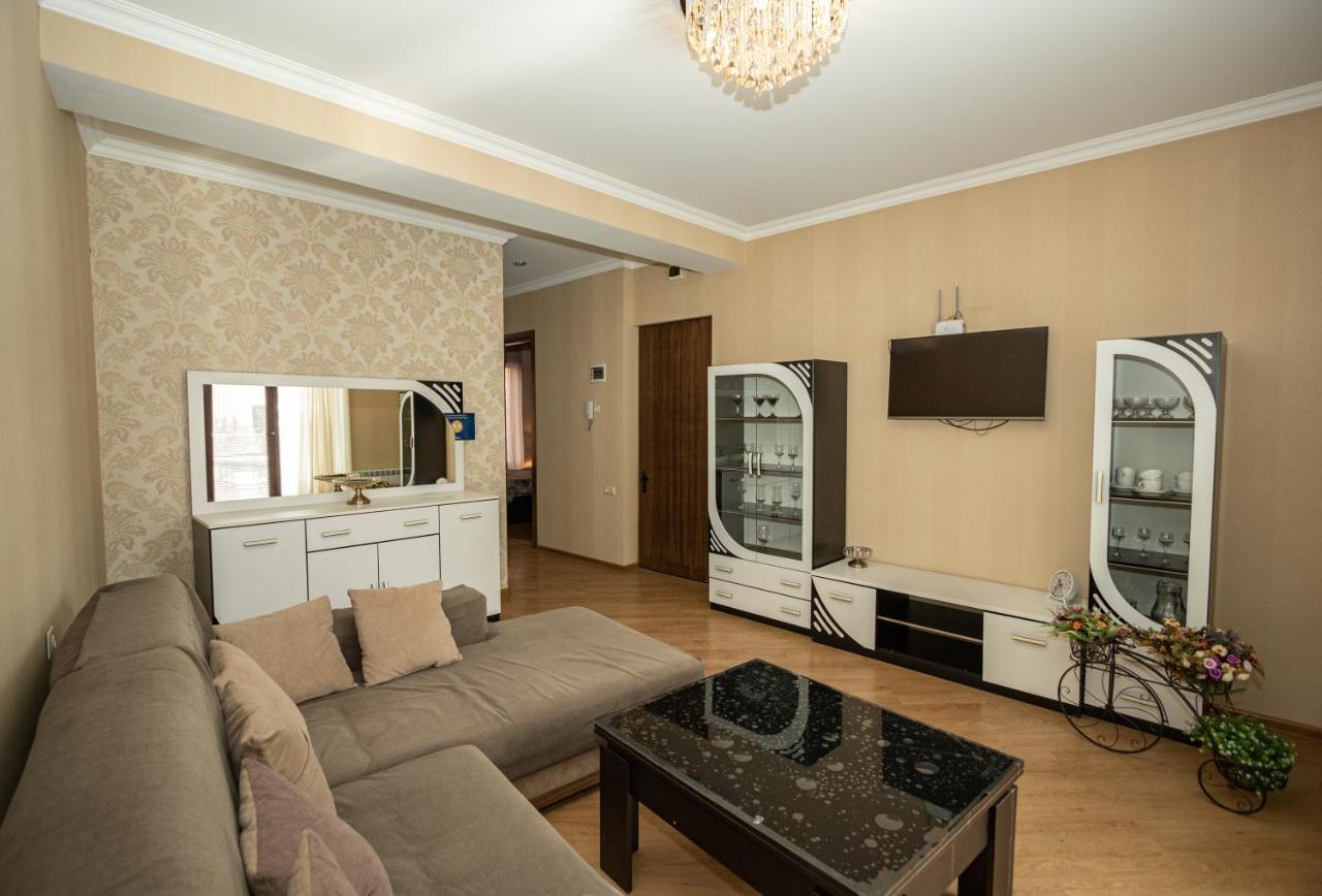 Brand New Apartment With Terrace Tbilisi Exterior photo