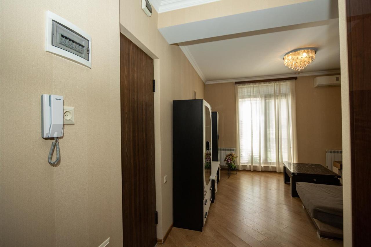 Brand New Apartment With Terrace Tbilisi Exterior photo