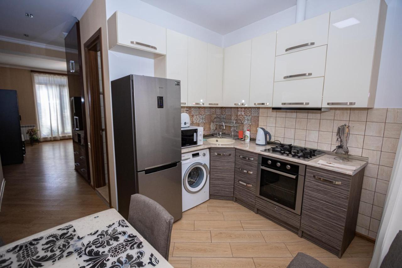 Brand New Apartment With Terrace Tbilisi Exterior photo